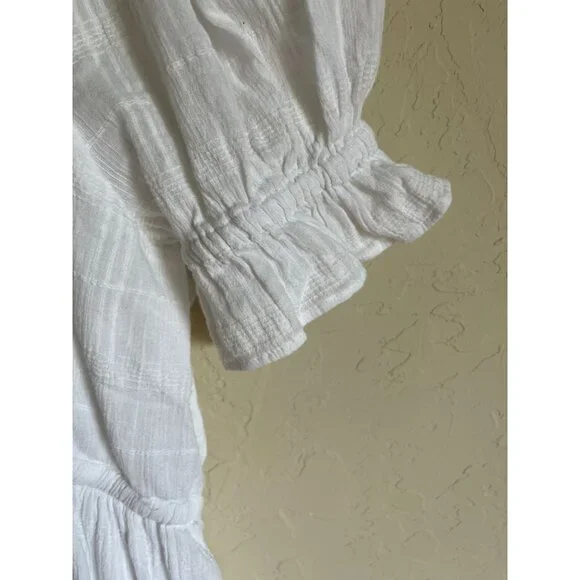 Elegant White Puff Sleeve Dress - Picture 6 of 10